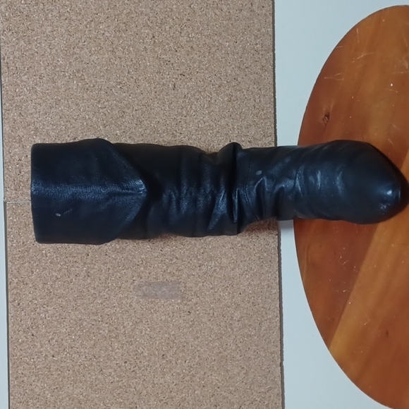 JULIAN GOLD BOOTS SIZE 5.5 in a beautiful soft black ⚫️ leather - Picture 2 of 6